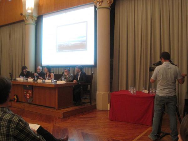 Taula rodona.